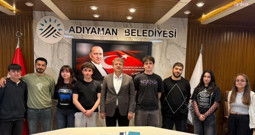 Adıyaman Belediyesi, “04.17 Belgesel Atölyesi” projesinde bayrağı gençlere devrediyor. Geçen