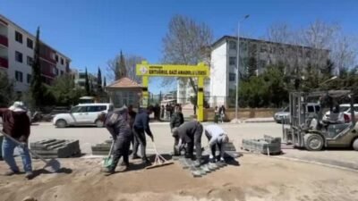 Adıyaman Belediyesi Fen İşleri Müdürlüğü ekipleri, altyapı çalışmaları nedeniyle zarar