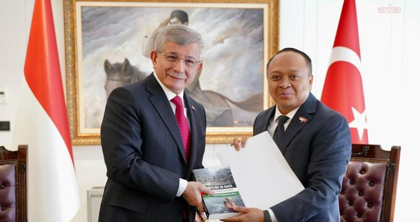 Ahmet Davutoğlu, Endonezya’nın Ankara Büyükelçisi Purnama’yı ziyaret etti Gelecek Partisi Genel Başkanı Ahmet Davutoğlu ve beraberindeki heyet, Endonezya’nın