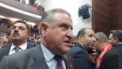 Gençlik ve Spor Bakanı Osman Aşkın Bak, Dünya Kupası'na katılmaya