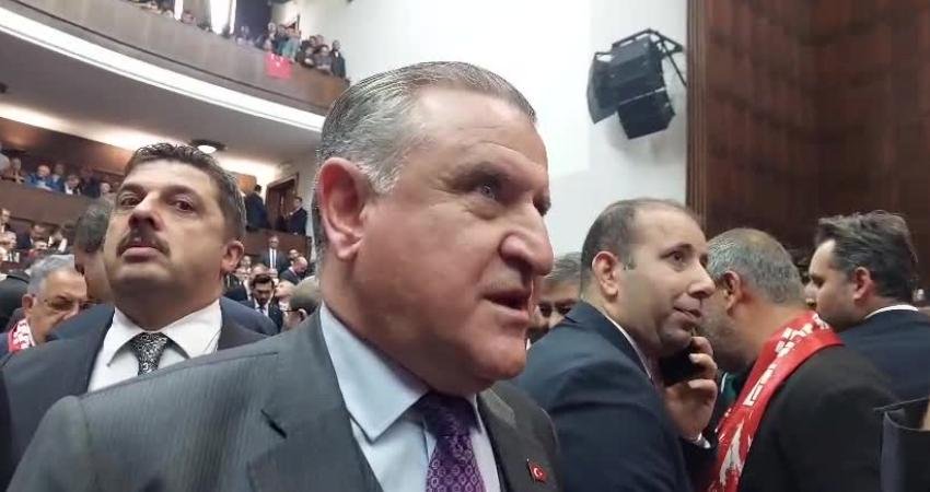 Gençlik ve Spor Bakanı Osman Aşkın Bak, Dünya Kupası'na katılmaya