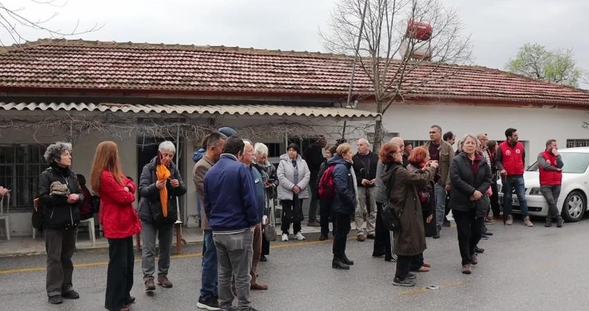 Akbelen eylemcisi Esra Işık’ın tutuklanması cezaevi önünde protesto edildi Muğla’da Akbelen Ormanı çevresindeki acele kamulaştırma kararına karşı yapılan protesto