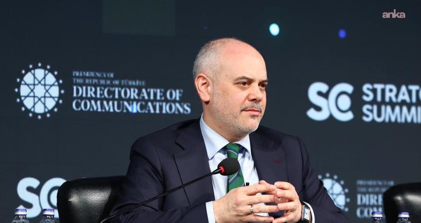 Akif Çağatay Kılıç: “Bölgede ilan edilen geçici ateşkesi memnuniyetle karşılıyoruz” Cumhurbaşkanı Başdanışmanı Büyükelçi Akif Çağatay Kılıç, "Bölgede ilan edilen geçici