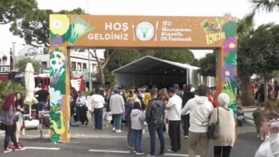 İzmir’in Çeşme ilçesinde bu yıl 15’incisi düzenlenen Alaçatı Ot Festivali,