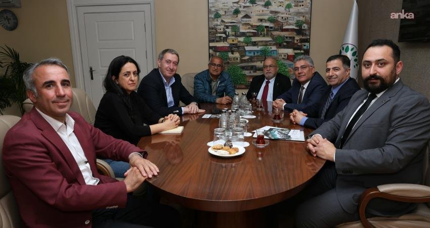 Alevi örgütlerinden DEM Parti’ye ziyaret Almanya Alevi Birlikleri Federasyonu (AABF) Genel Başkanı Hüseyin Mat, Pir