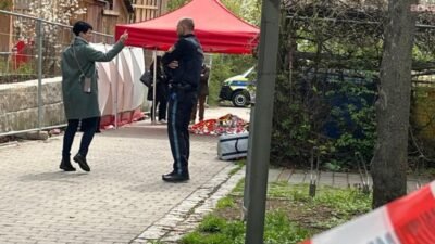  Almanya’nın Erlangen kentinde Türk kökenli komşular arasında çıkan tartışma, bıçaklı