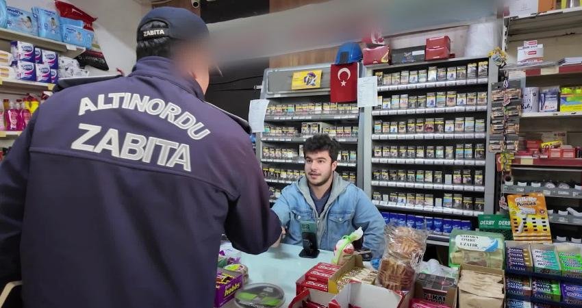 Altınordu Belediyesi Zabıta Müdürlüğü ekiplerinin mahalle bakkalları ve marketlerde gerçekleştirdiği