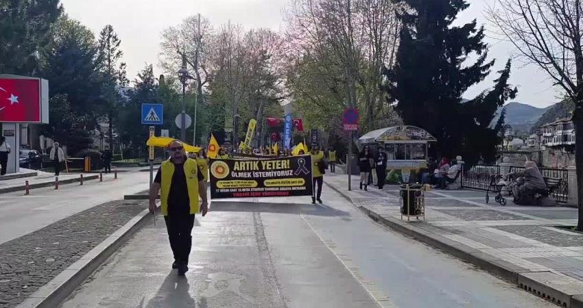 Amasya'da eğitimciler, Şanlıurfa ve Kahramanmaraş'ta okullarda gerçekleştirilen saldırıları protesto etti,