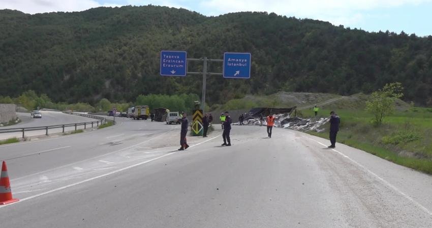 Amasya’da meydana gelen trafik kazasında bir kişi yaşamını yitirdi.
