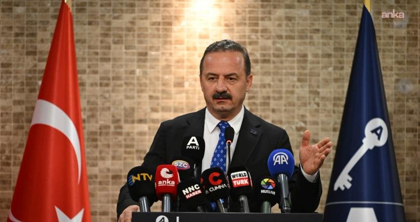 Anahtar Parti Genel Başkanı Yavuz Ağıralioğlu, 8'inci Cumhurbaşkanı Turgut Özal'ın