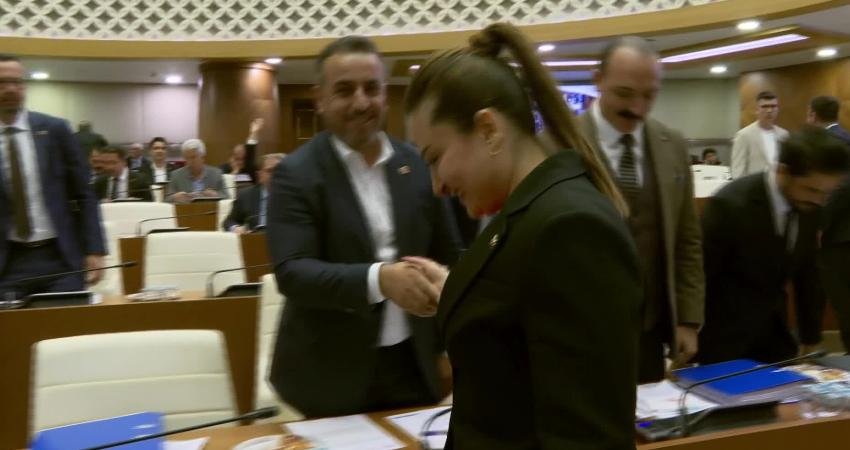 Antalya Büyükşehir Belediyesi 2025 Yılı Faaliyet Raporu kabul edildi… Başkan Vekili Özdemir: “Bu belediye, çalışmalarına hız kesmeden devam edecek” Antalya Büyükşehir Belediyesi'nin 2025 Yılı Faaliyet Raporu meclis toplantısında oy