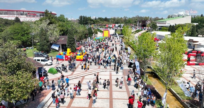 Antalya Büyükşehir Belediyesi’nden 23 Nisan’a özel festival Antalya Büyükşehir Belediyesi’nin “23 Nisan Uluslararası Çocuk ve Uçurtma Festivali”