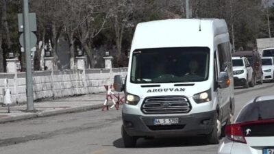 Malatya’nın Arguvan ilçesinde taşımalı eğitim kapsamında öğrencileri köylerinden alarak okula