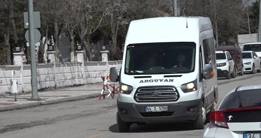 Malatya’nın Arguvan ilçesinde taşımalı eğitim kapsamında öğrencileri köylerinden alarak okula