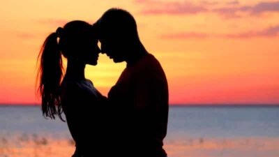 Aşk yolculuğu nerede başlar ve nerede biter? diye soruyorlar. Bu