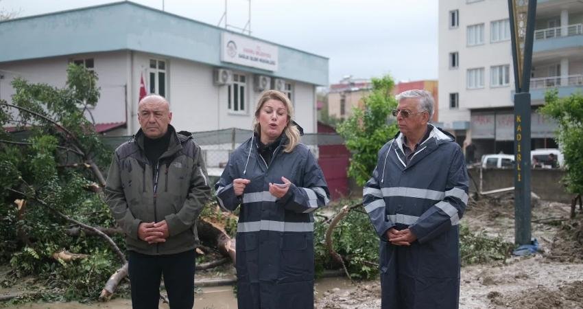CHP Kadın Kolları Genel Başkanı Asu Kaya, Kadirli'de dün iki