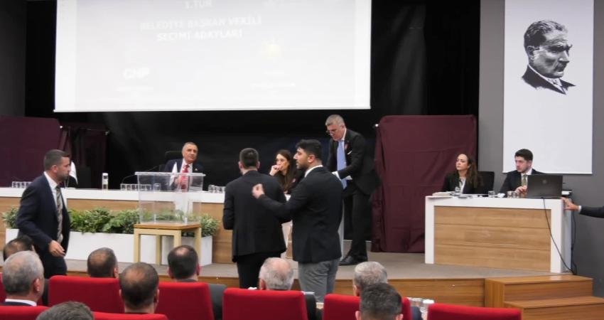 Ataşehir Belediye Başkanı Onursal Adıgüzel’in tutuklanmasının ardından ilçede yapılan belediye