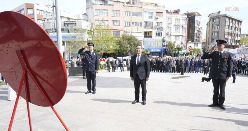 Atatürk’ün Burhaniye ziyaretinin 92’nci yılında Cumhuriyet Meydanı’nda tören düzenlendi Ulu Önder Mustafa Kemal Atatürk’ün 13 Nisan 1934 tarihinde gerçekleştirdiği