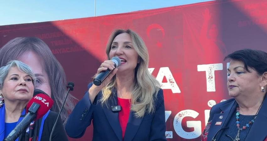 Aylin Nazlıaka: “Amaç belediye başkanlarını tutuklayarak sanki suç işlemişler gibi göstermeye çalışmaktır, ortada hukuki değil siyasi bir tercih vardır” CHP Aile ve Sosyal Hizmetler Politika Kurulu Başkanı Aylin Nazlıaka,