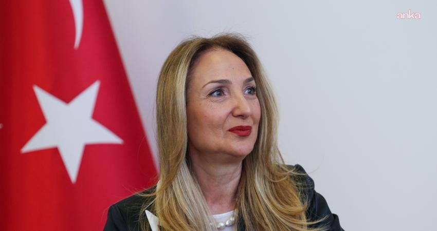 Aylin Nazlıaka: “Oyun platformlarına ilişkin düzenleme, çocukları koruma adı altında dijital alanı daraltan yeni bir müdahale girişimidir” CHP CAO Politika Kurulu Başkanı Aylin Nazlıaka, “Oyun platformlarına ilişkin