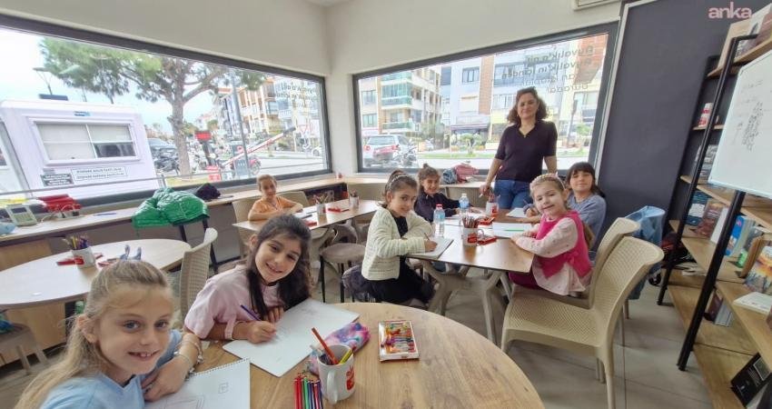 Ayvalık Belediyesi’nin resim atölyelerine yoğun ilgi Ayvalık Belediyesi tarafından düzenlenen resim ve kara kalem atölyeleri, çocukların