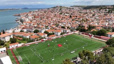 Ayvalık’ta düzenlenen 23 Nisan Ulusal Egemenlik ve Çocuk Bayramı tören