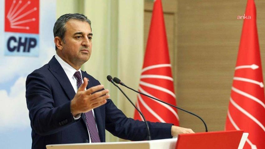 CHP’li Bulut: “Bursa’ya atanan kayyumın ilk icraatı Özel, İmamoğlu ve Bozbey’in pankartlarını indirmek oldu” CHP Genel Başkan Yardımcısı Burhanettin Bulut, tutuklanmasının ardından Bursa Büyükşehir