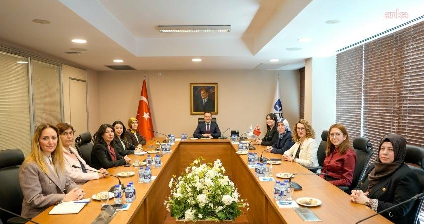 DEVA Partisi Genel Başkanı Ali Babacan, partilerin kadın kolları ve