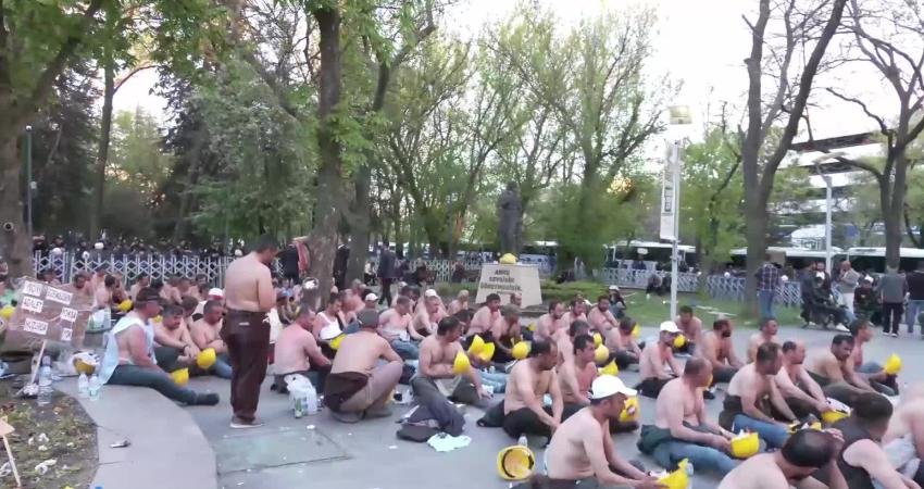 Doruk Maden işçileri Enerji ve Tabii Kaynaklar Bakanlığı’na yürümek isterken