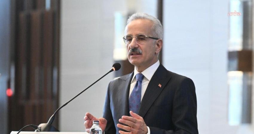 Ulaştırma ve Altyapı Bakanı Abdulkadir Uraloğlu, Türk sahipli Ocean Thunder isimli