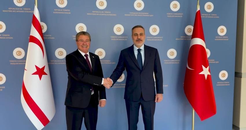 Bakan Fidan, KKTC Başbakanı Üstel ile görüştü Dışişleri Bakanı Hakan Fidan, KKTC Başbakanı Ünal Üstel ile bir