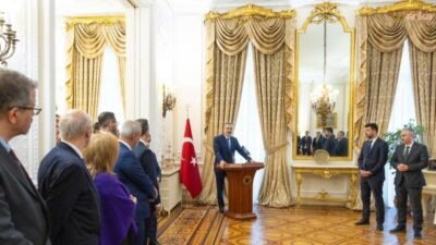 Dışişleri Bakanı Hakan Fidan, Londra'da Birleşik Krallık'ta yaşayan vatandaşlar ve