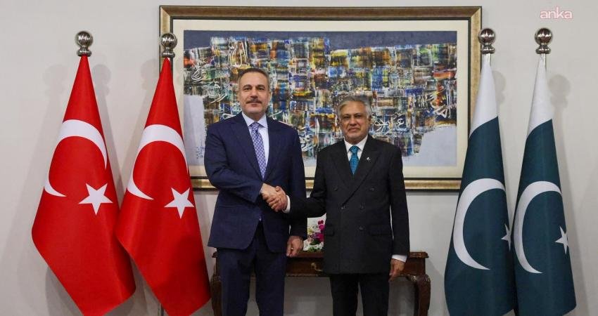 Bakan Fidan, Pakistanlı mevkidaşı ile görüştü Dışişleri Bakanı Hakan Fidan, Pakistan Dışişleri Bakanı Muhammed İshak Dar