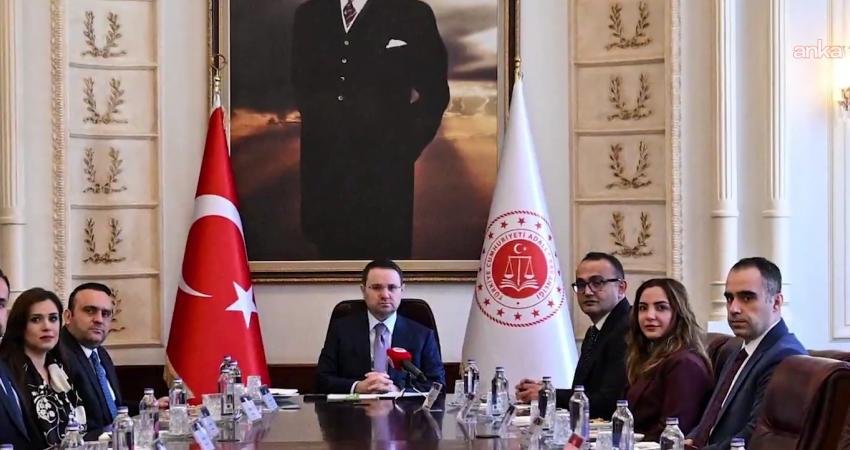 Bakan Gürlek, Türk Hukuk Enstitüsü heyetiyle görüştü Adalet Bakanı Akın Gürlek, Türk Hukuk Enstitüsü Genel Başkanı Cemil