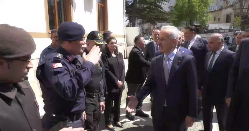 Ulaştırma ve Altyapı Bakanı Abdulkadir Uraloğlu, Ankara-Samsun hızlı tren hattının