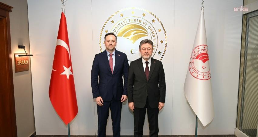 Bakan Yumaklı, Ekvador Büyükelçisi Vega ile görüştü Tarım ve Orman Bakanı İbrahim Yumaklı, Ekvador’un Ankara Büyükelçisi Pedro