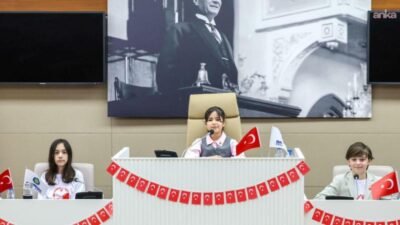 Bakırköy Belediyesi Çocuk Meclisi'nin 23 Nisan özel oturumunda, çocuklar daha gelişmiş
