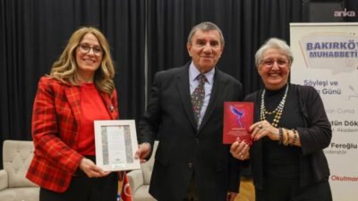 Bakırköy Belediyesi’nin her cuma İspirtohane Kültür Merkezi’nde düzenlediği "Bakırköy Muhabbeti"