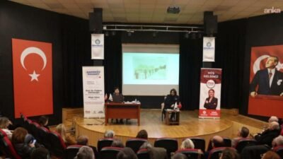 Bakırköy Belediyesi’nin her cuma İspirtohane Kültür Merkezi’nde düzenlediği "Bakırköy Muhabbeti"