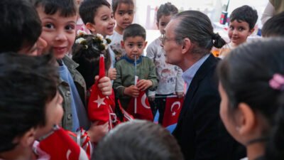 Etimesgut Belediye Başkanı Erdal Beşikcioğlu, Halk Eğitim Merkezi’ni ziyaret ederek