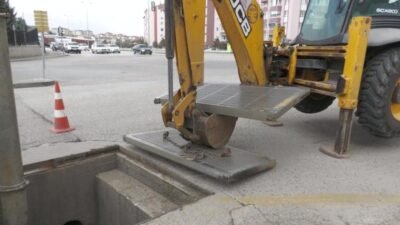 Başkent’te yağmur suyu altyapısında temizlik ve bakım çalışmaları aralıksız sürüyor.