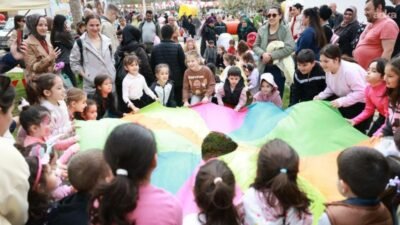Bayraklı Belediyesi tarafından Kütüphane Haftası etkinlikleri kapsamında düzenlenen "Çocuk Kitap