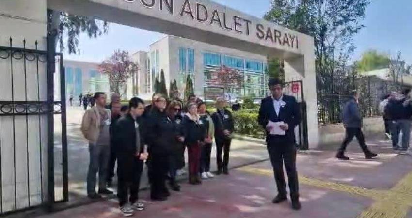 BES üyeleri Samsun’da eğitimde şiddeti protesto etti KESK’e bağlı Büro Emekçileri Sendikası (BES) Samsun Şubesi üyeleri, "eğitim