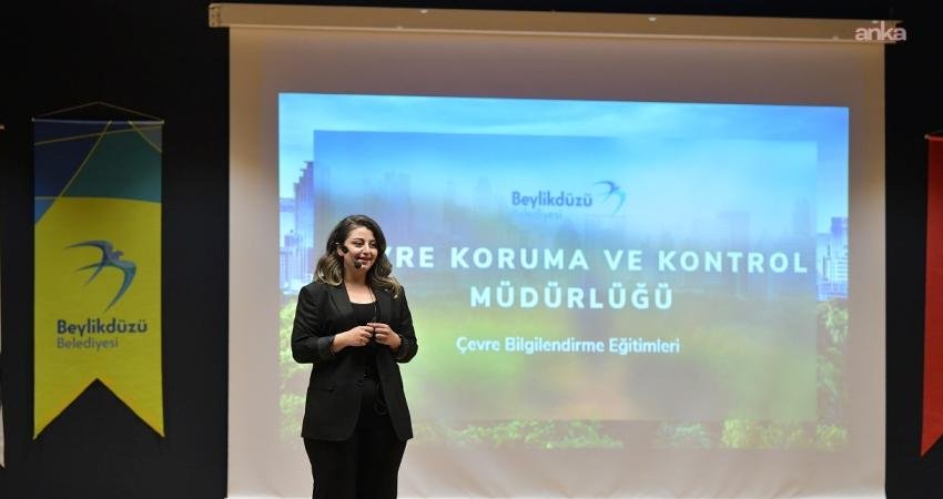 Beylikdüzü’nde çevreye duyarlı nesiller yetişiyor Beylikdüzü Belediyesi, çevre bilincini yaygınlaştırmak ve sürdürülebilir yaşam alışkanlıklarını teşvik