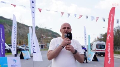 Beylikdüzü Belediyesi tarafından düzenlenen "Pedallar Sağlık İçin Dönüyor" etkinliğinde bisiklet