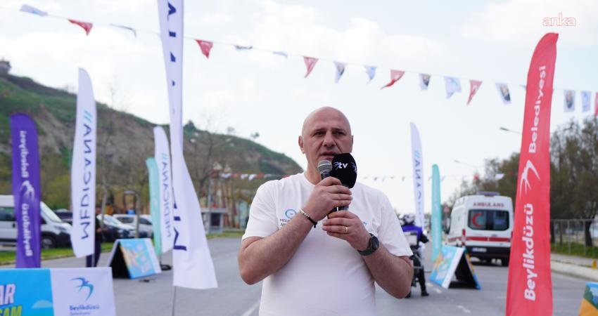 Beylikdüzü Belediyesi tarafından düzenlenen "Pedallar Sağlık İçin Dönüyor" etkinliğinde bisiklet
