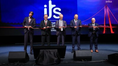 İstanbul Akıllı Ulaşım Zirvesi’nin 17’ncisi İstanbul Kongre Merkezi’nde yapıldı. Zirvenin