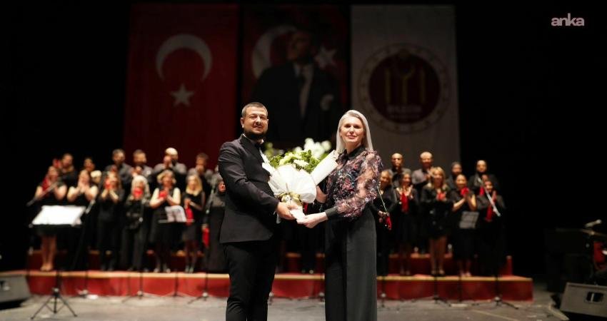 Bilecik Belediyesi Korosu tarafından düzenlenen "Sazdan Söze" Türk halk müziği