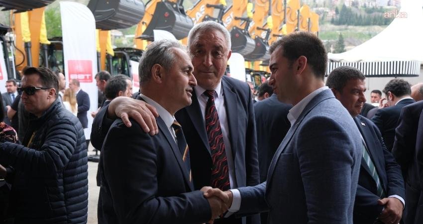 Türkiye Belediyeler Birliği (TBB) tarafından Ankara'da düzenlenen Araç Teslim Töreni'nde,
