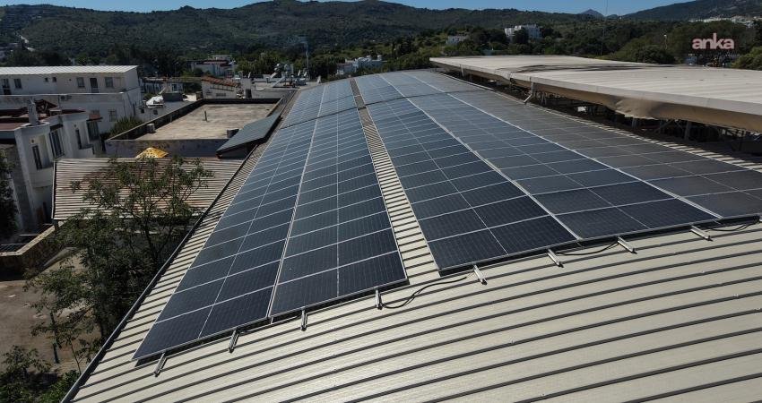 Bodrum Belediyesi tarafından Bitez Pazar Yeri’nde hayata geçirilen Güneş Enerjisi